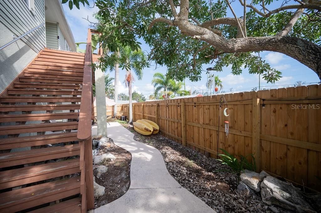 Active With Contract: $424,500 (3 beds, 2 baths, 1774 Square Feet)