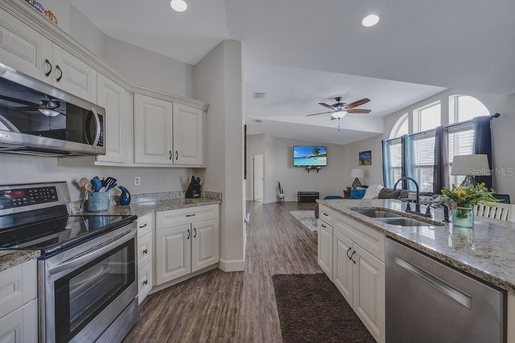 Active With Contract: $424,500 (3 beds, 2 baths, 1774 Square Feet)