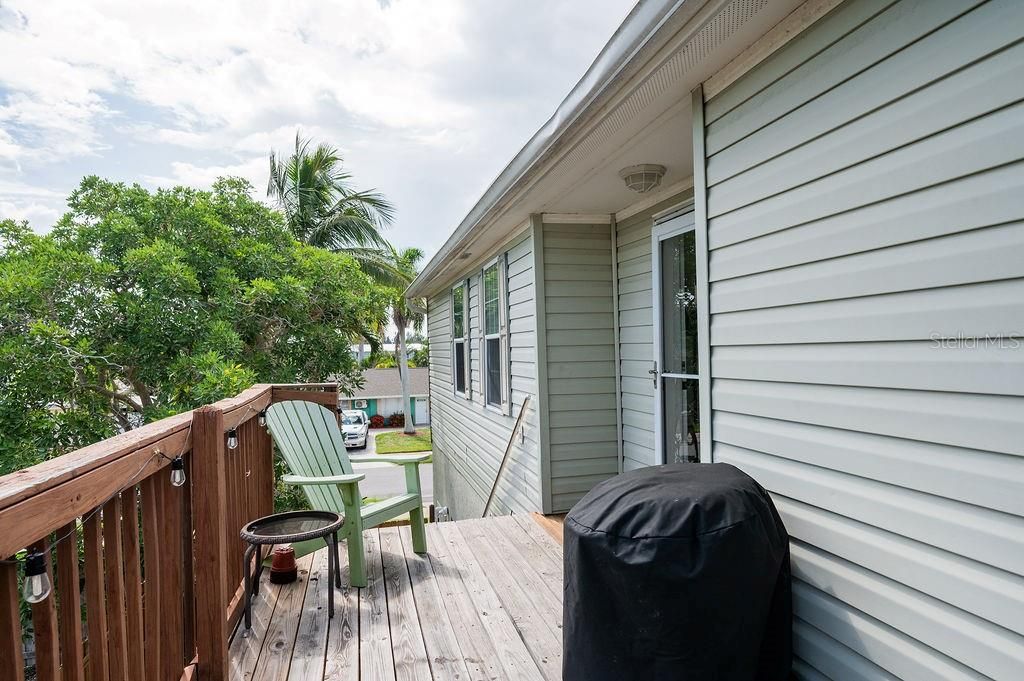Active With Contract: $424,500 (3 beds, 2 baths, 1774 Square Feet)