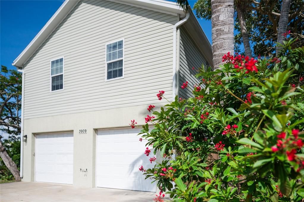 Active With Contract: $424,500 (3 beds, 2 baths, 1774 Square Feet)