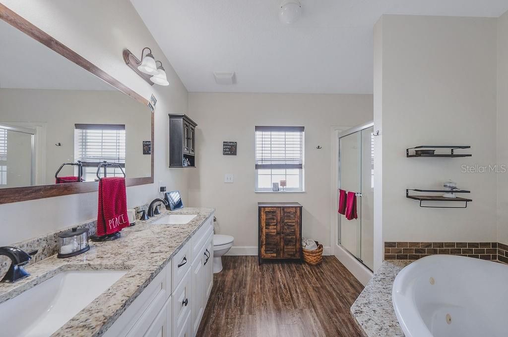 Active With Contract: $424,500 (3 beds, 2 baths, 1774 Square Feet)