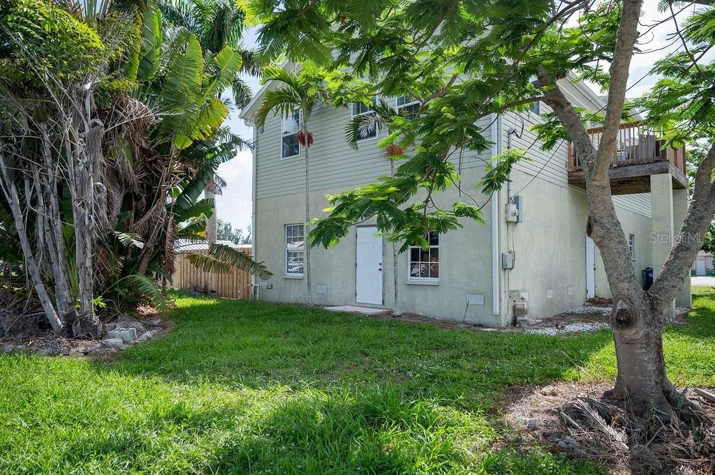 Active With Contract: $424,500 (3 beds, 2 baths, 1774 Square Feet)