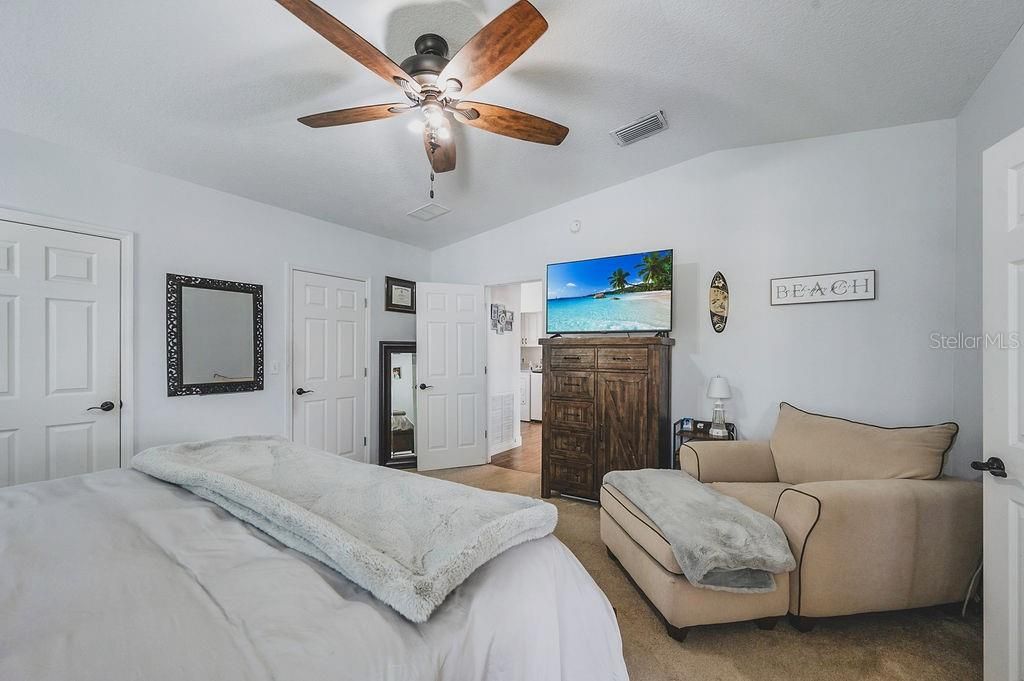 Active With Contract: $424,500 (3 beds, 2 baths, 1774 Square Feet)