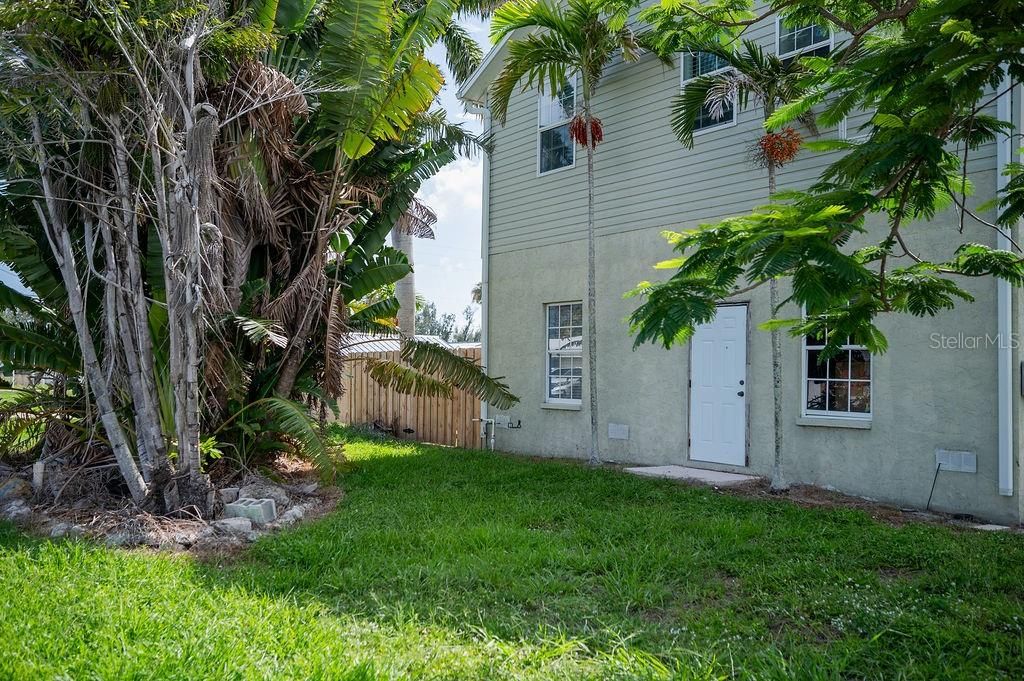 Active With Contract: $424,500 (3 beds, 2 baths, 1774 Square Feet)