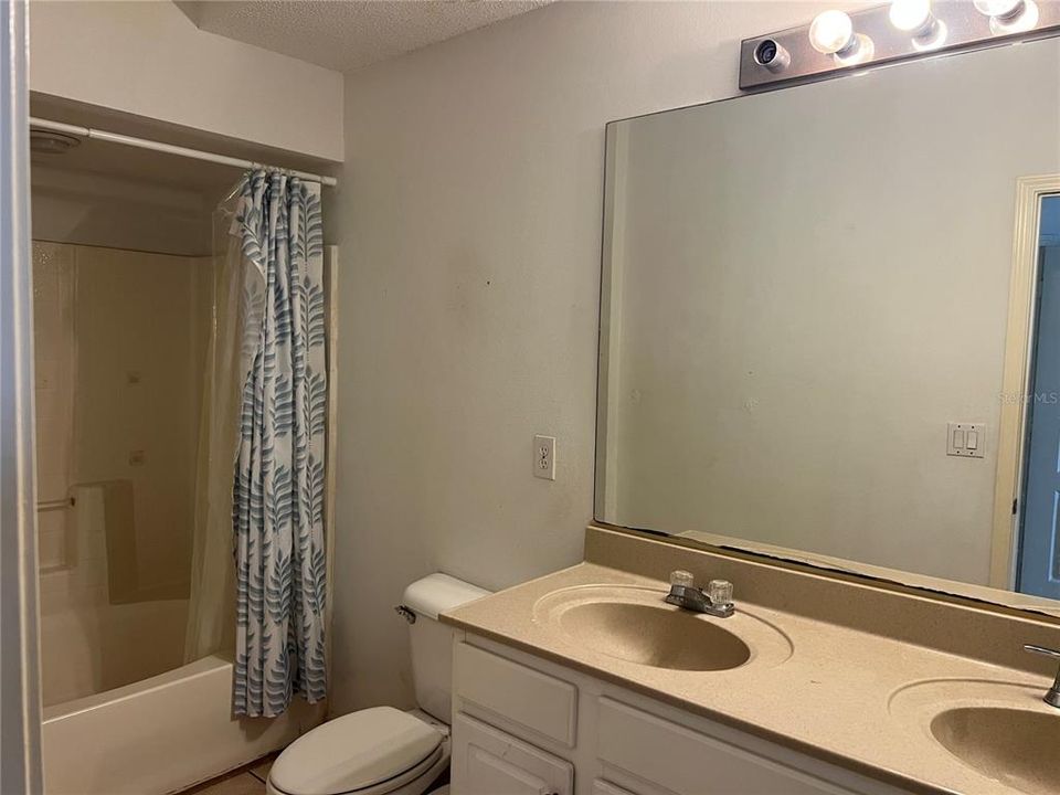For Rent: $1,900 (2 beds, 2 baths, 1174 Square Feet)