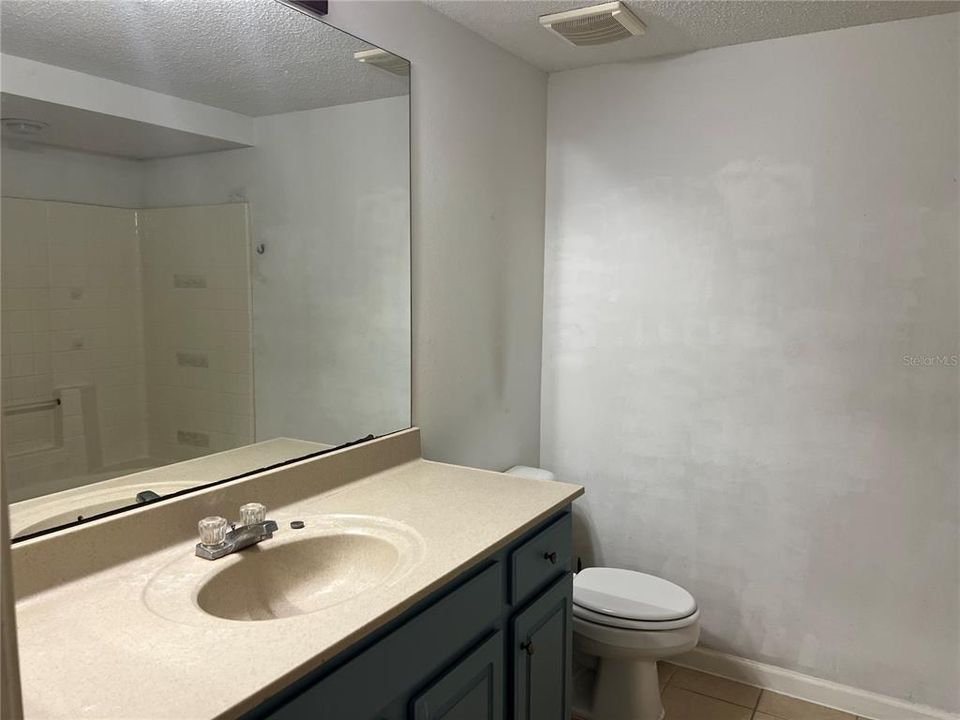 For Rent: $1,900 (2 beds, 2 baths, 1174 Square Feet)