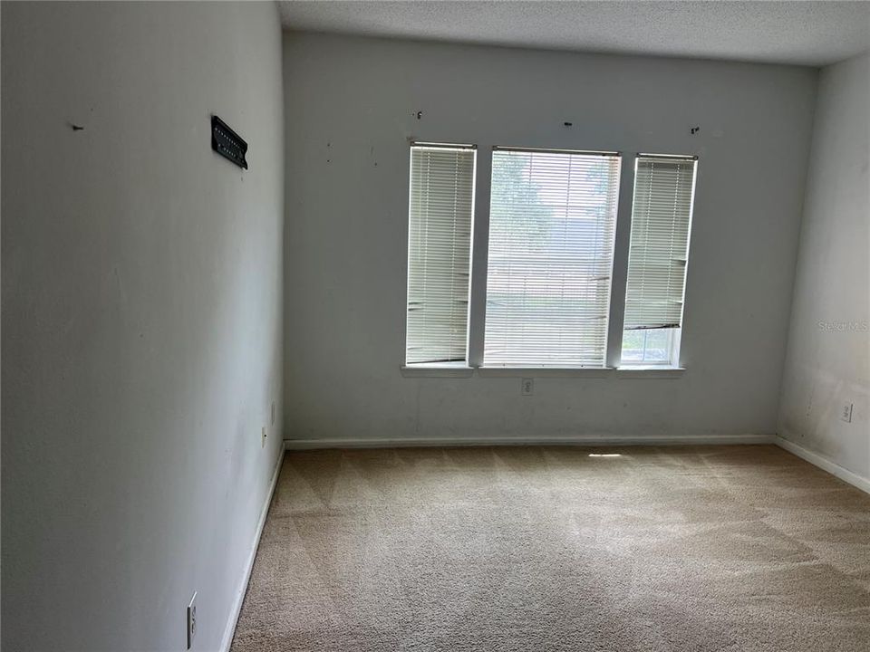 For Rent: $1,900 (2 beds, 2 baths, 1174 Square Feet)
