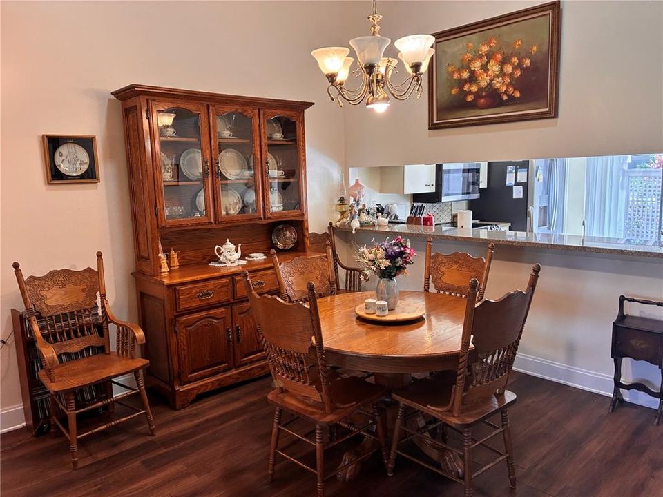 For Sale: $339,000 (2 beds, 2 baths, 1188 Square Feet)