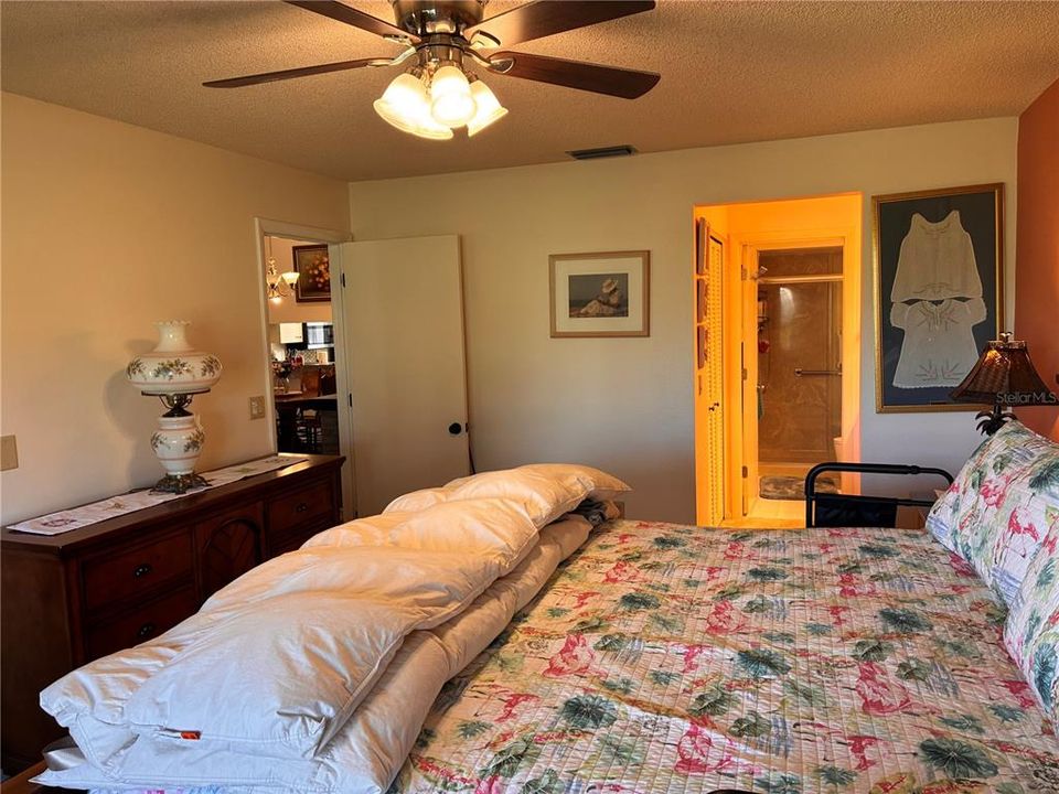 For Sale: $339,000 (2 beds, 2 baths, 1188 Square Feet)