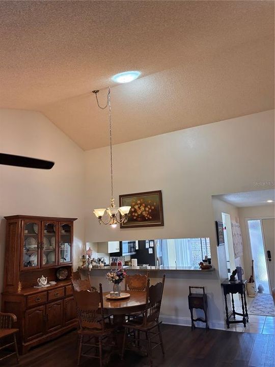 For Sale: $339,000 (2 beds, 2 baths, 1188 Square Feet)