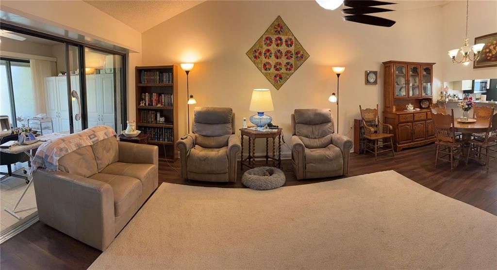 For Sale: $339,000 (2 beds, 2 baths, 1188 Square Feet)
