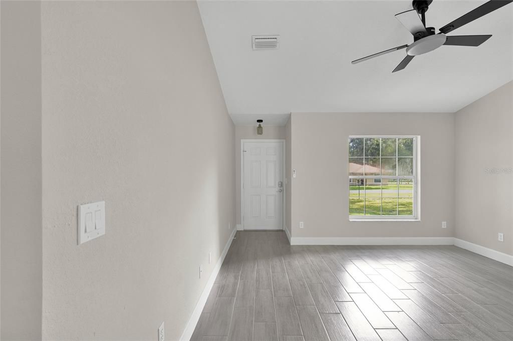 For Sale: $259,000 (3 beds, 2 baths, 1388 Square Feet)
