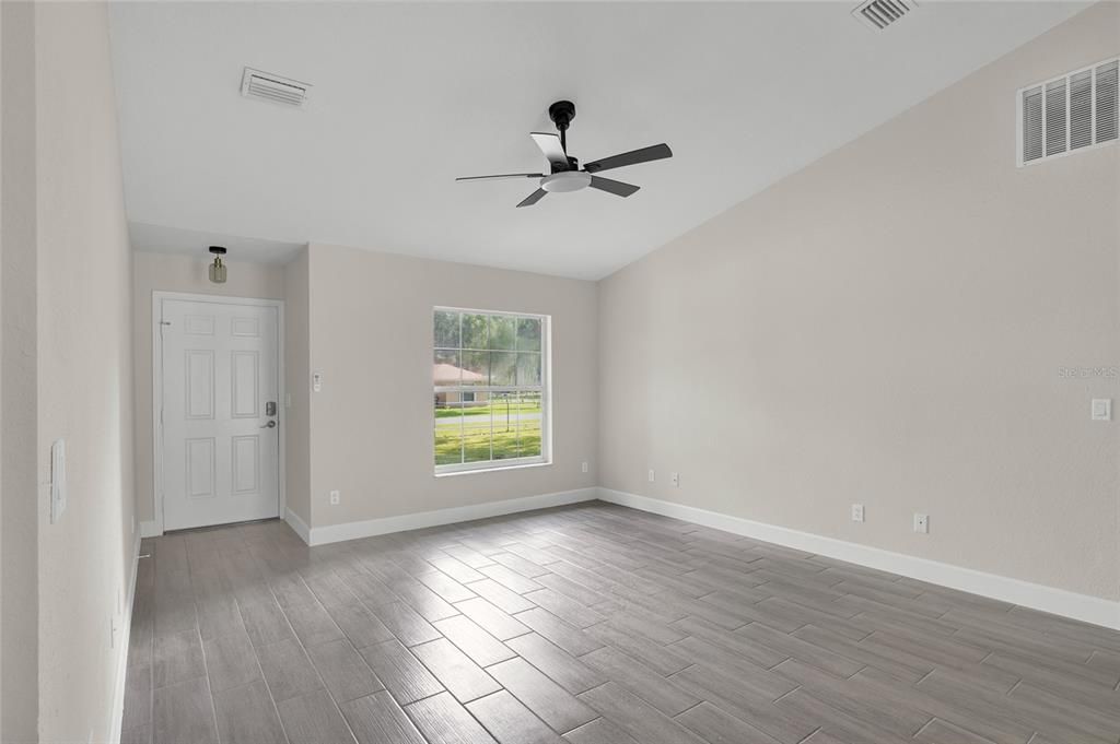 For Sale: $259,000 (3 beds, 2 baths, 1388 Square Feet)