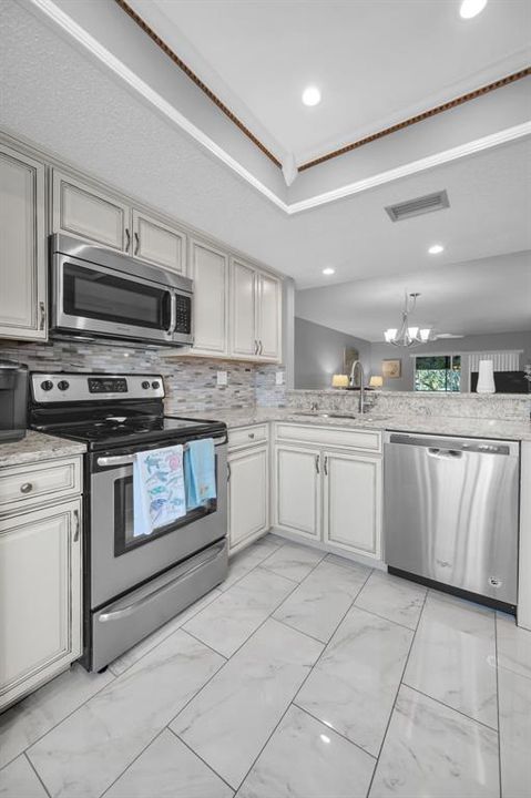 На продажу: $190,000 (2 спален, 2 ванн, 1054 Квадратных фут)