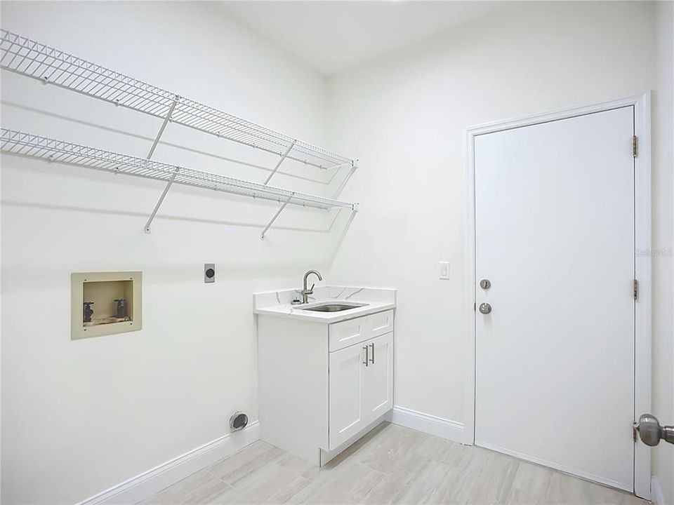 For Rent: $4,000 (3 beds, 2 baths, 2205 Square Feet)