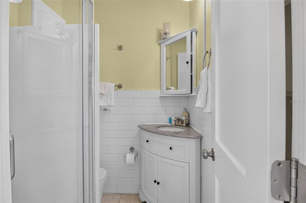 For Sale: $325,000 (1 beds, 1 baths, 493 Square Feet)