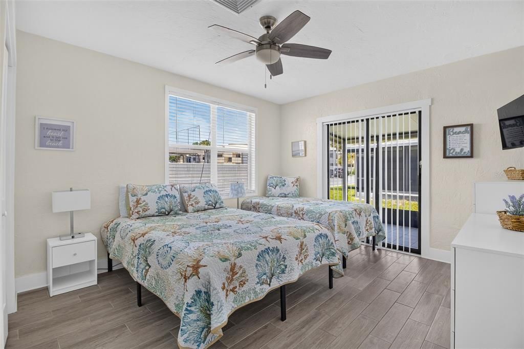 For Sale: $325,000 (1 beds, 1 baths, 493 Square Feet)