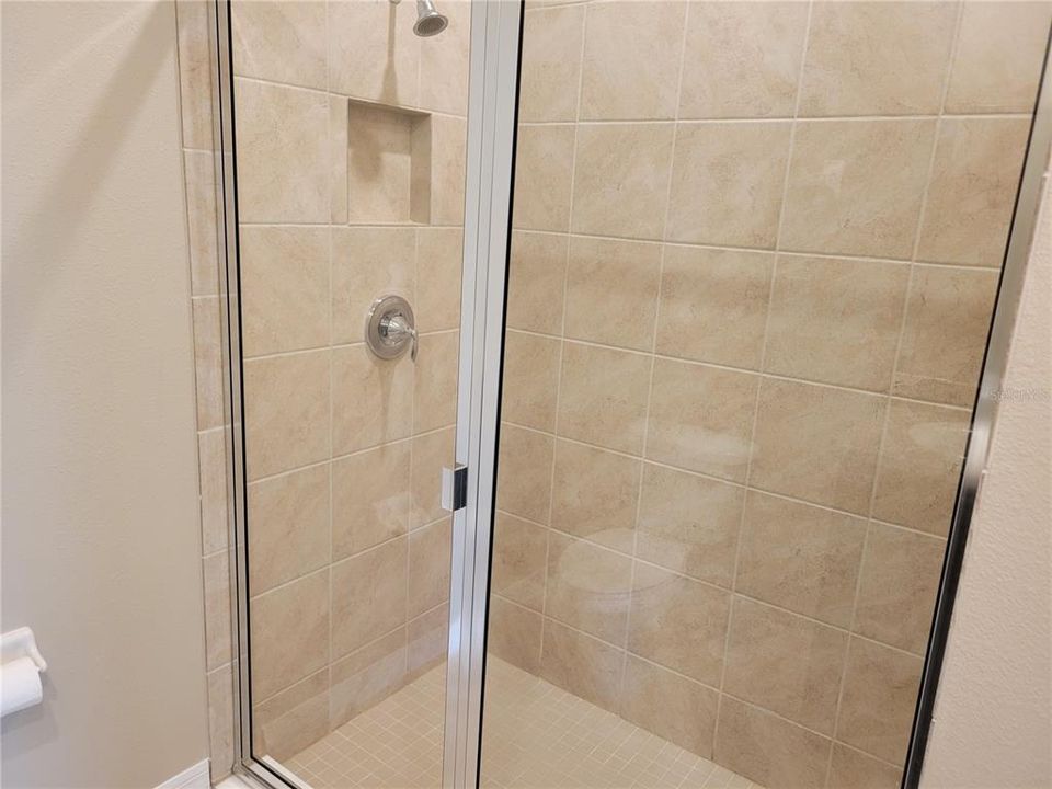 For Rent: $2,400 (3 beds, 2 baths, 1587 Square Feet)