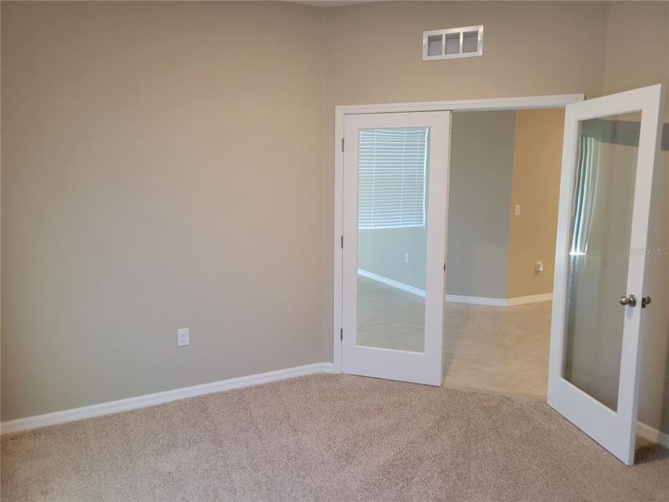 For Rent: $2,400 (3 beds, 2 baths, 1587 Square Feet)