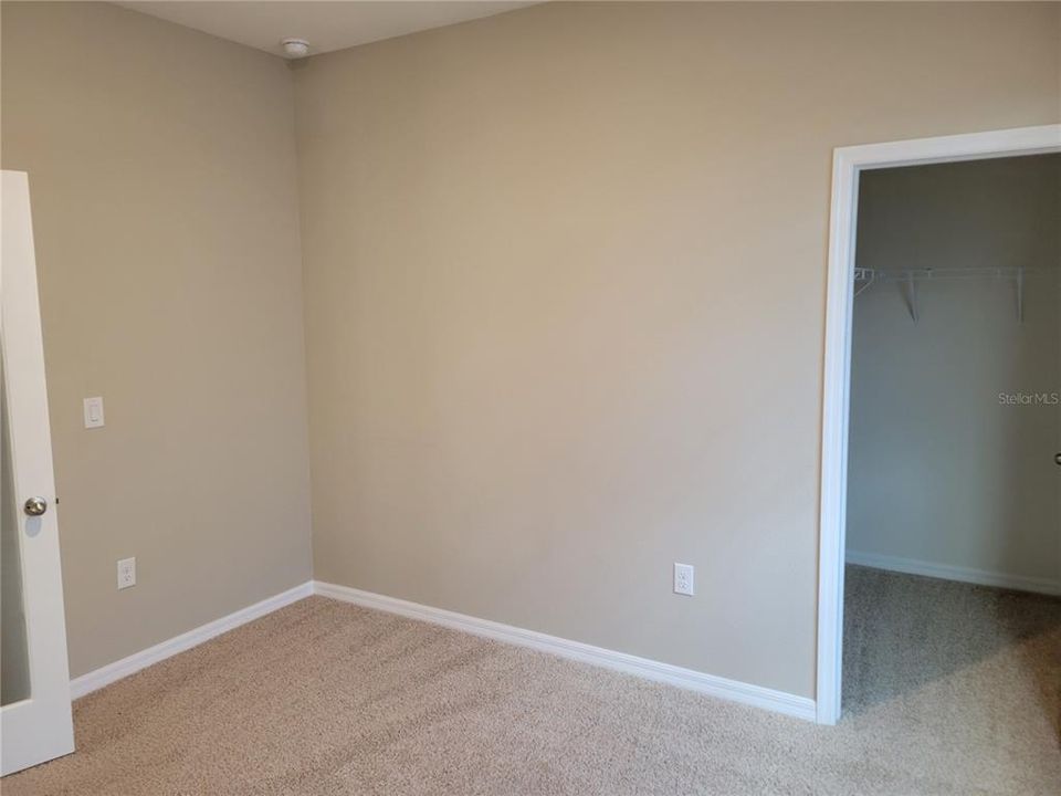 For Rent: $2,400 (3 beds, 2 baths, 1587 Square Feet)