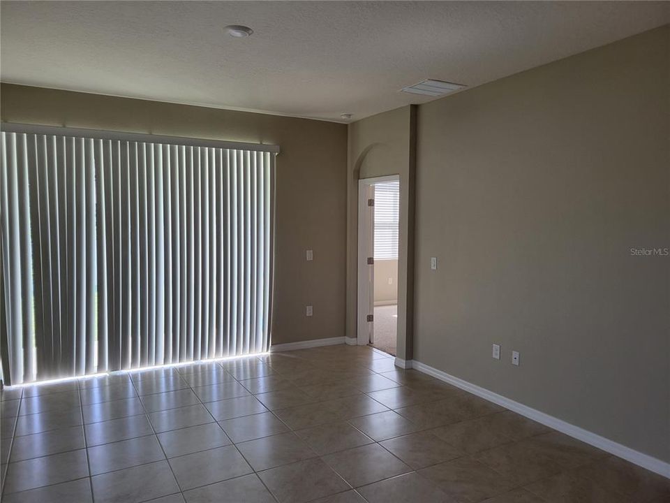 For Rent: $2,400 (3 beds, 2 baths, 1587 Square Feet)