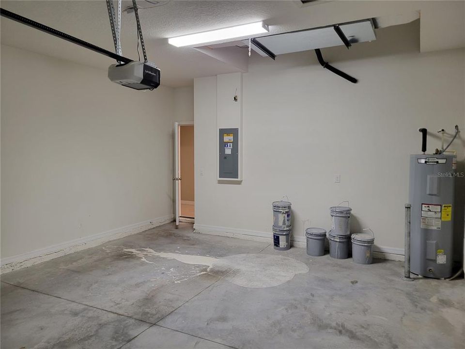 For Rent: $2,400 (3 beds, 2 baths, 1587 Square Feet)