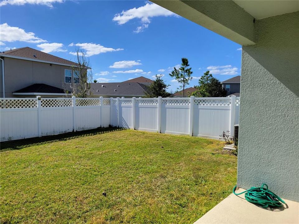 For Rent: $2,400 (3 beds, 2 baths, 1587 Square Feet)