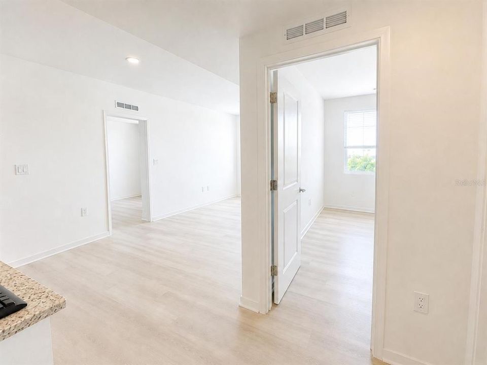 В аренду: $1,800 (2 спален, 2 ванн, 1023 Квадратных фут)