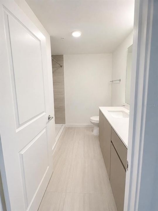 В аренду: $1,800 (2 спален, 2 ванн, 1023 Квадратных фут)