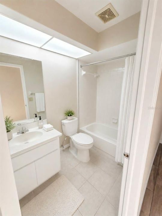 For Rent: $1,625 (2 beds, 2 baths, 1250 Square Feet)
