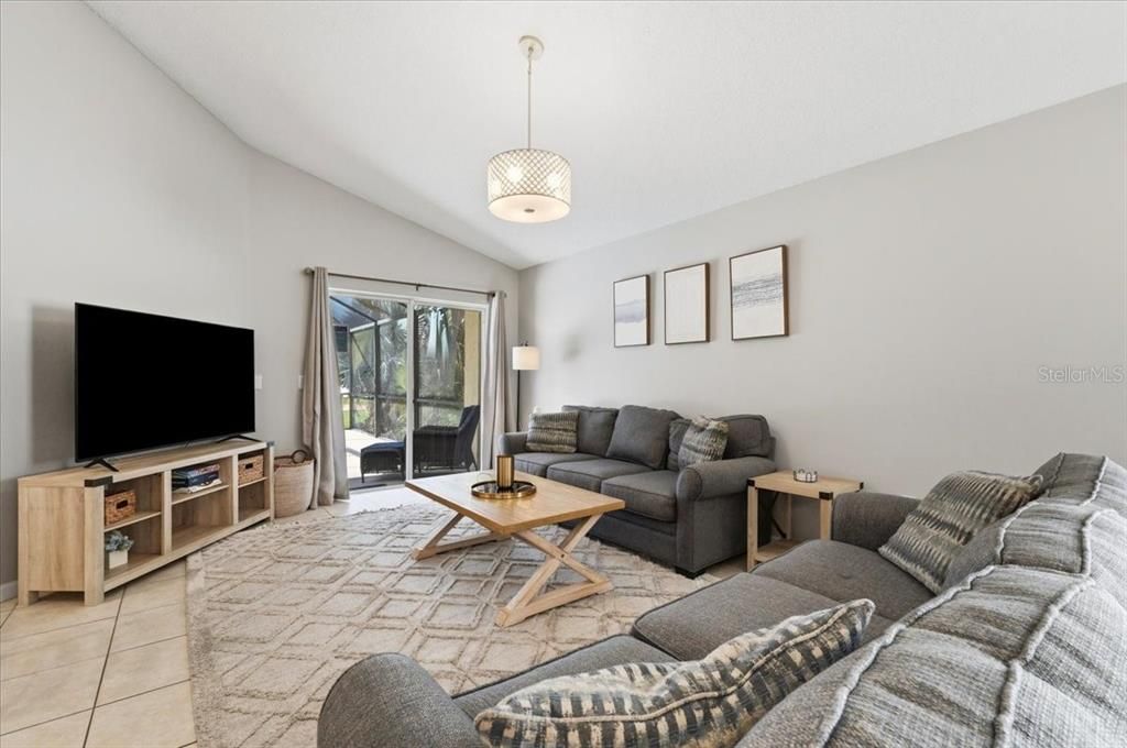 For Sale: $365,000 (4 beds, 3 baths, 1578 Square Feet)