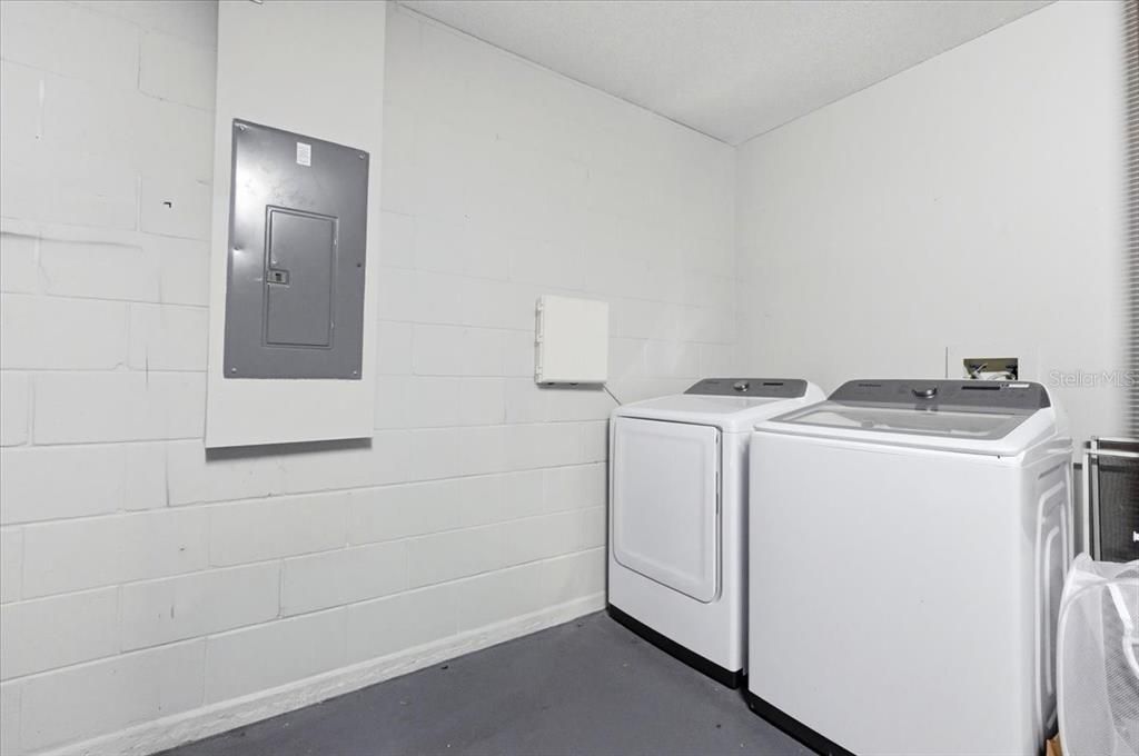 For Sale: $365,000 (4 beds, 3 baths, 1578 Square Feet)