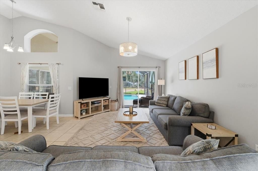 For Sale: $365,000 (4 beds, 3 baths, 1578 Square Feet)