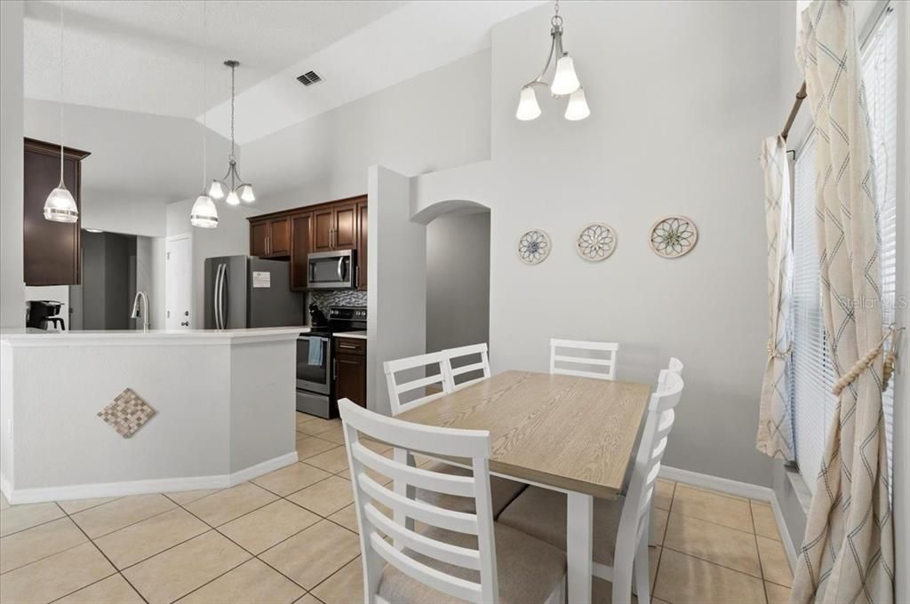 For Sale: $365,000 (4 beds, 3 baths, 1578 Square Feet)
