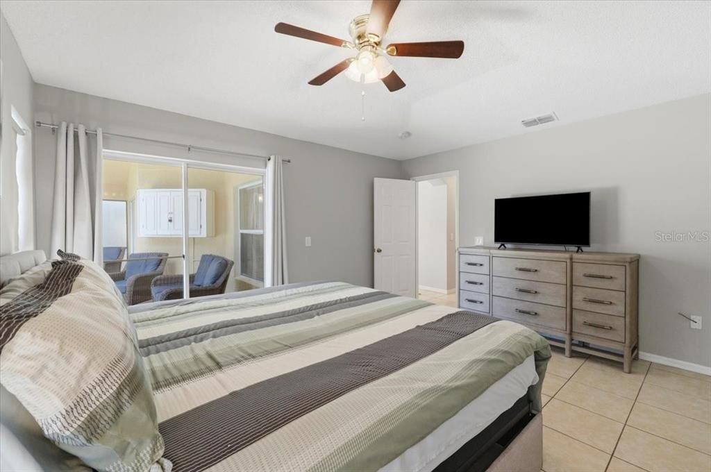 For Sale: $365,000 (4 beds, 3 baths, 1578 Square Feet)