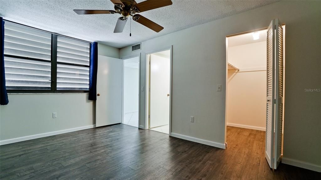 For Sale: $190,000 (2 beds, 2 baths, 1035 Square Feet)