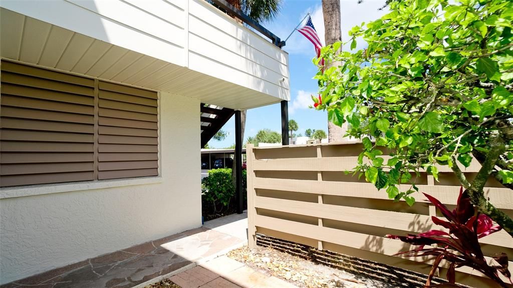 For Sale: $190,000 (2 beds, 2 baths, 1035 Square Feet)