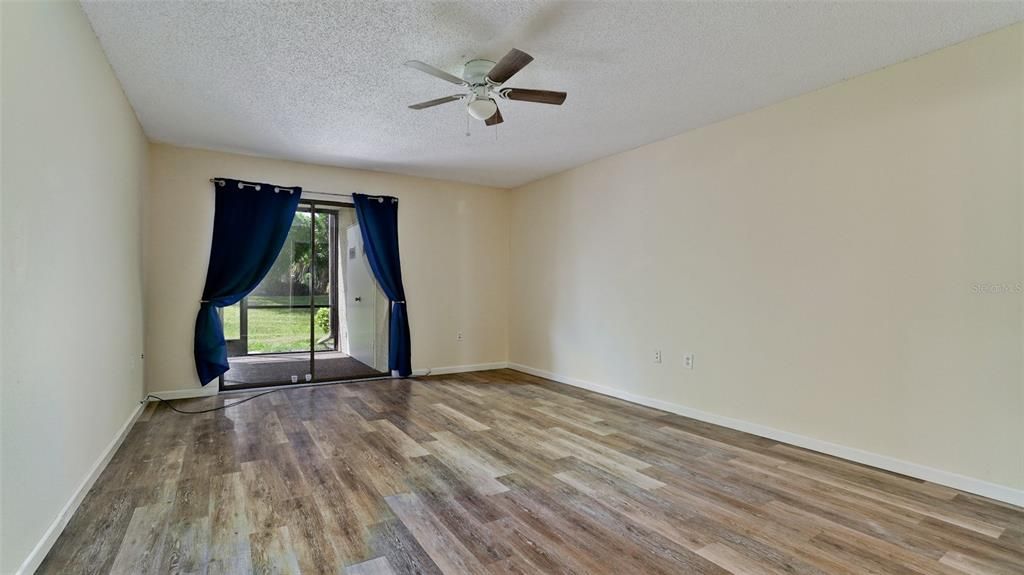 For Sale: $190,000 (2 beds, 2 baths, 1035 Square Feet)
