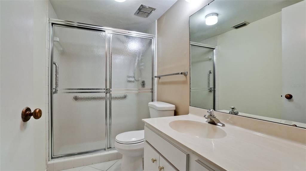 For Sale: $190,000 (2 beds, 2 baths, 1035 Square Feet)