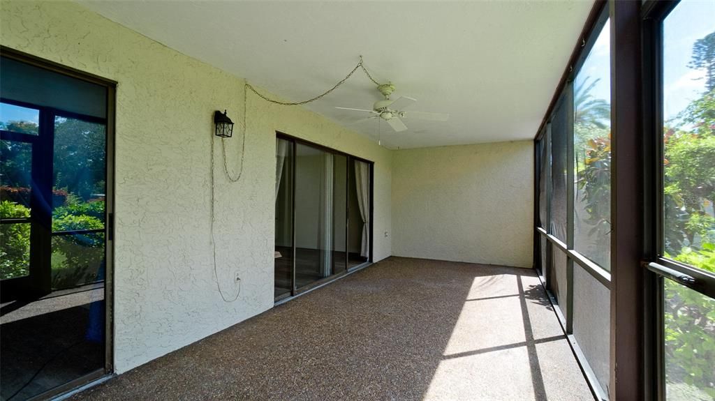 For Sale: $190,000 (2 beds, 2 baths, 1035 Square Feet)
