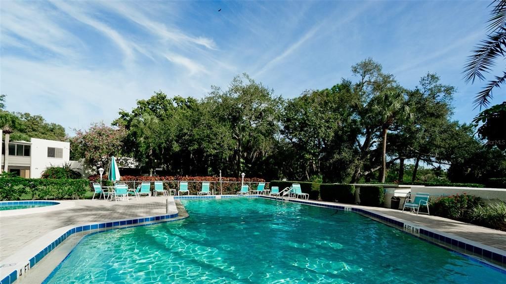 For Sale: $190,000 (2 beds, 2 baths, 1035 Square Feet)