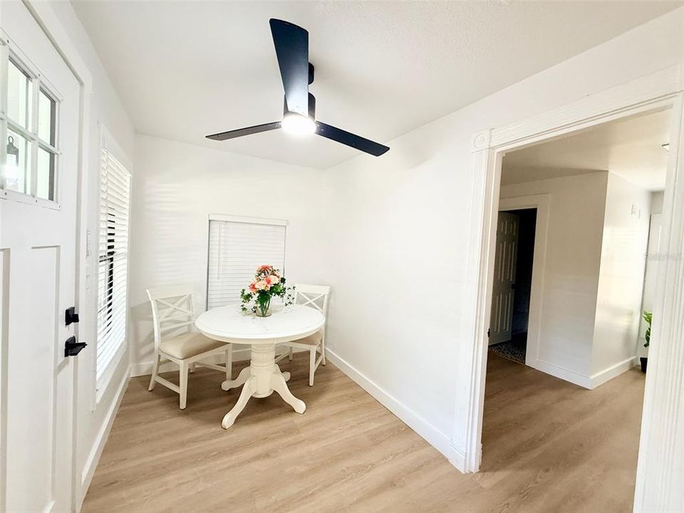 For Sale: $399,990 (3 beds, 2 baths, 1295 Square Feet)