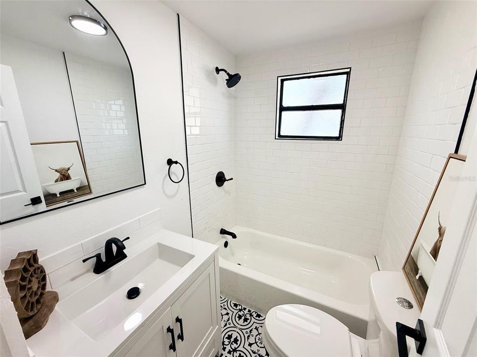 For Sale: $399,990 (3 beds, 2 baths, 1295 Square Feet)