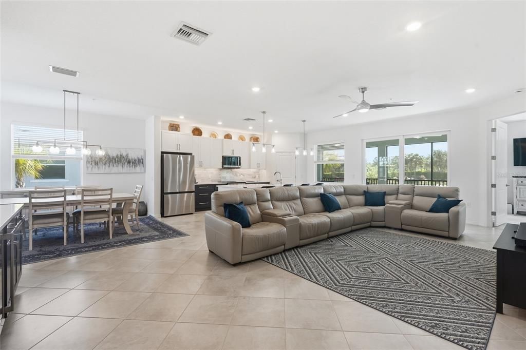 En Venta: $374,900 (3 camas, 2 baños, 2110 Pies cuadrados)