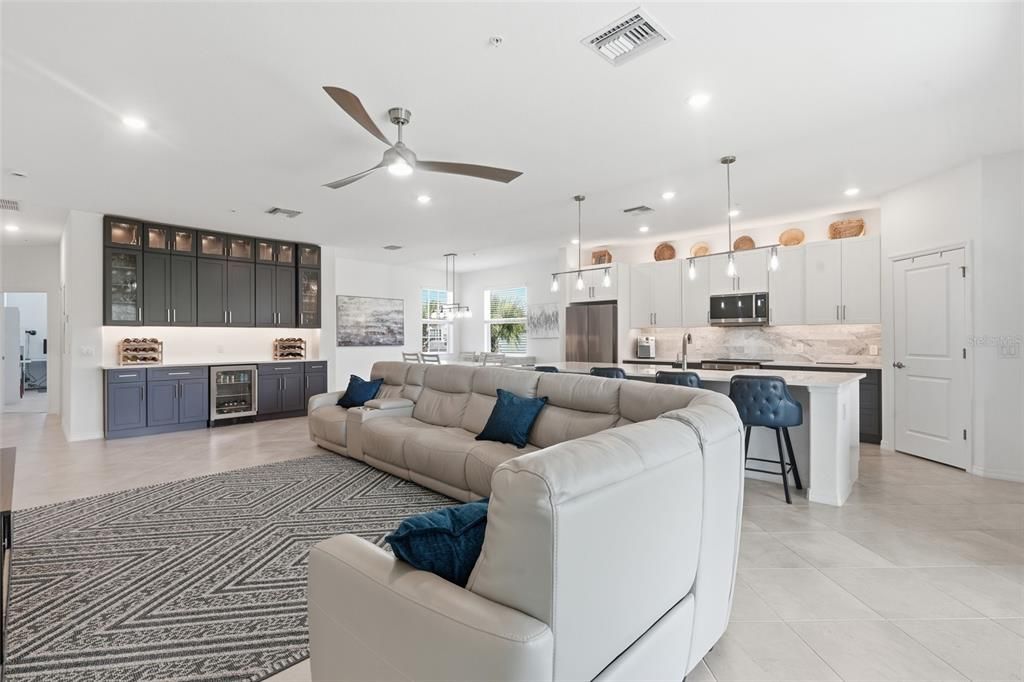 En Venta: $374,900 (3 camas, 2 baños, 2110 Pies cuadrados)