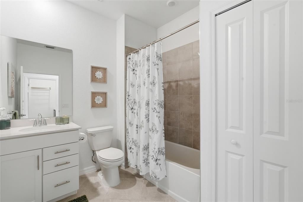 En Venta: $374,900 (3 camas, 2 baños, 2110 Pies cuadrados)