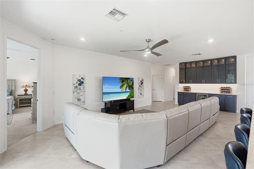 En Venta: $374,900 (3 camas, 2 baños, 2110 Pies cuadrados)