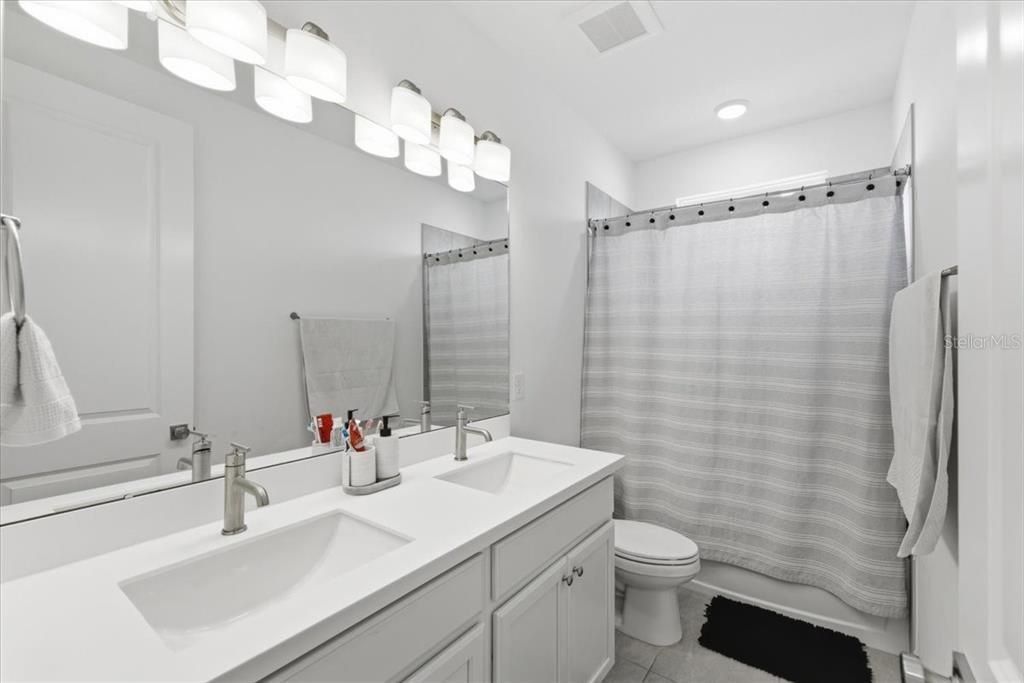 For Sale: $449,900 (4 beds, 3 baths, 2711 Square Feet)