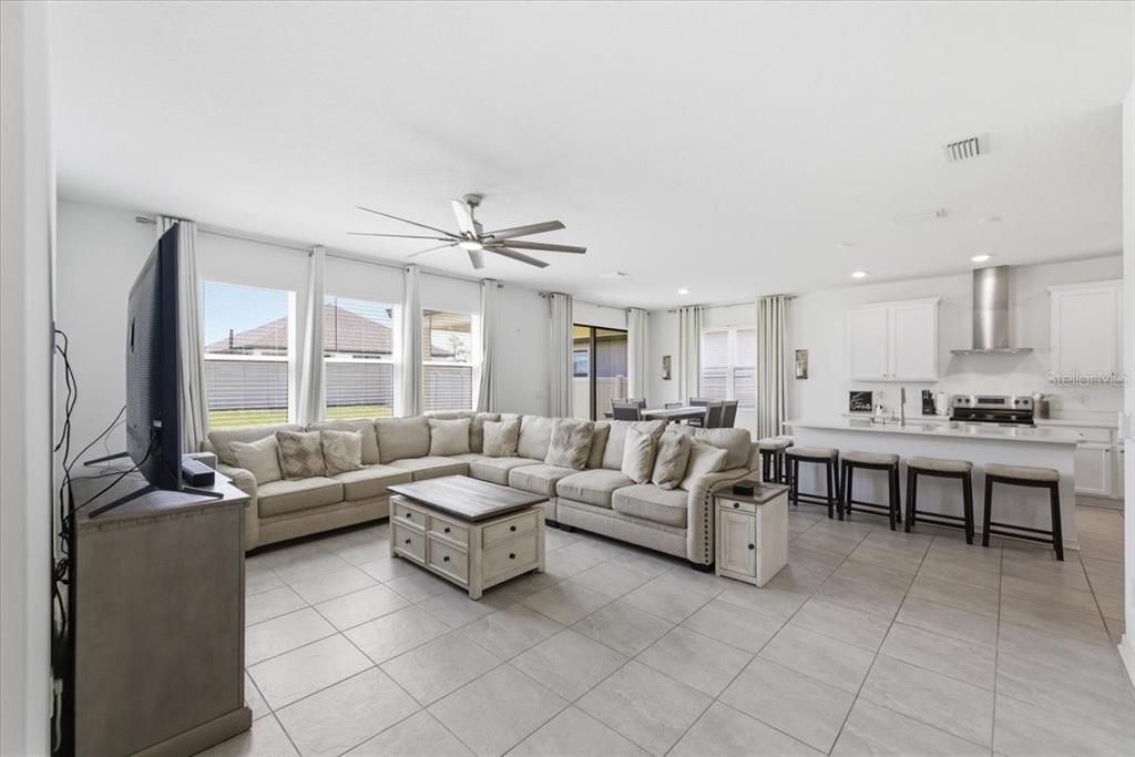 For Sale: $449,900 (4 beds, 3 baths, 2711 Square Feet)