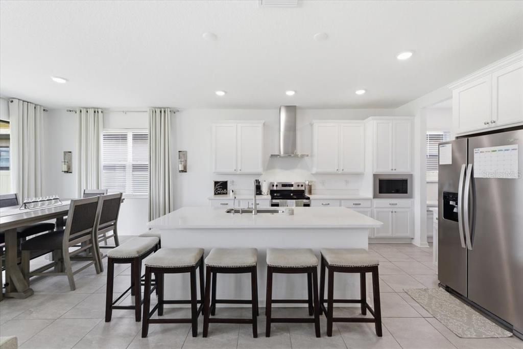 For Sale: $449,900 (4 beds, 3 baths, 2711 Square Feet)